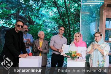 نمایشگاه گروهی از آثار هنرمندان آتلیه چهره در گالری سرزمین هنر