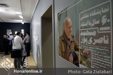 بازدید سید مجتبی حسینی از نمایشگاه آثار محمد ناصری پور