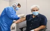 عکس | واکسن زدن بازیگر سرشناس با چشم خندان