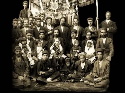 نمایش گزیده‌ای از عکس‌های تاریخی سوگواری در موزه عکسخانه شهر و نگارخانه لاله
