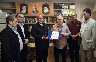 دیدار مدیرعامل صندوق اعتباری هنر با پیشکسوت عرصه فرهنگ، نشر و از پیشگامان انقلاب در استان قم