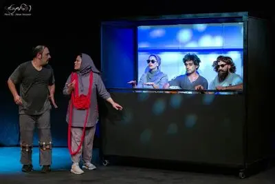  «مامان»، «پدر» و آواز «عاشقانه دختر دیوانه»!