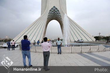 بازدید هنرمندان و اعضای اتاق بازرگانی کشور هندوستان از برج آزادی