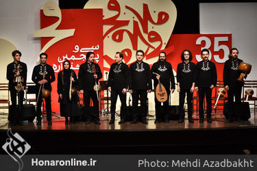 کنسرت گروه خنیاگران در سی و پنجمین جشنواره موسیقی فجر