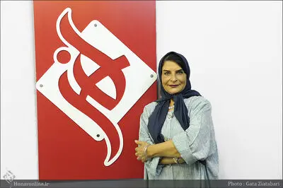 آثاری از فریندخت زاهدی راهی بازار نشر می‌شود / رسانه‌ عامل ارتباطی میان مخاطب و هنرمند