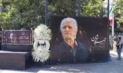 بدرقه پیکر زنده‌یاد «احمد پژمان» در مقابل تالار وحدت