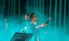 بابک افشار با ترانه‌های آذربایجانی روی صحنه می‌رود