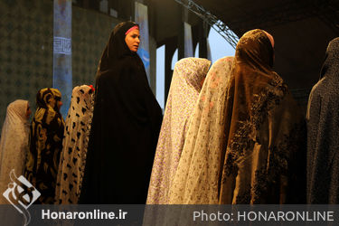 اولین روز اجرای خیابانی سی وهفتمین جشنواره بین المللی تئاتر فجر در تئاتر شهر