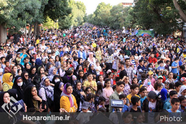 افتتاحیه بیست و هفتمین جشنواره بین‌المللی تئاتر کودک و نوجوان همدان