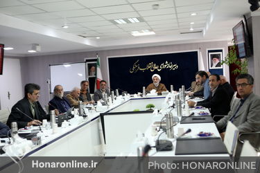 نشست دبیر عالی شورای انقلاب فرهنگی با تعدادی از هنرمندان تئاتر
