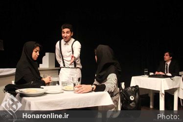 نمایش  ظَمان، مَکان، ذَبان  در خانه نمایش مهرگان