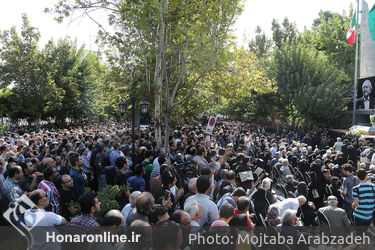 تشییع پیکر "عزت الله انتظامی" در تالار وحدت