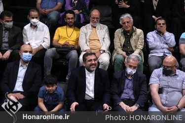 ضور وزیر فرهنگ در نمایش خانم خزوک، کاری از هنرمندان موسسه خیریه توانمندسازی بچه های باران- تالار حافظ