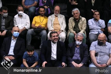 ضور وزیر فرهنگ در نمایش خانم خزوک، کاری از هنرمندان موسسه خیریه توانمندسازی بچه های باران- تالار حافظ