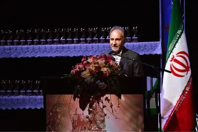 شهردار تهران: قرارداد خرید تئاتر نصر به امضا رسید / مزیت تئاتر نفوذ عمیق و معنوی به ناخودآگاه روح انسان‌هاست / گزارش اختتامیه و اعلام برگزیدگان ششمین جشنواره تئاترشهر
