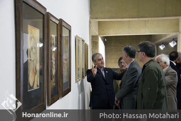 بازدید وزیر ارشاد از اولین نمایشگاه هنرمندان پیشکسوت در فرهنگسرای نیاوران 