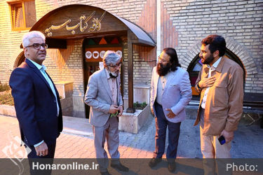  تقدیر از نویسندگان و پژوهشگران برتر در هشتمین دوره هفته هنر انقلاب