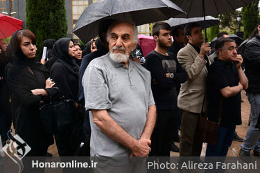 تشییع پیکر نقی سیف جمالی از مقابل تالار وحدت