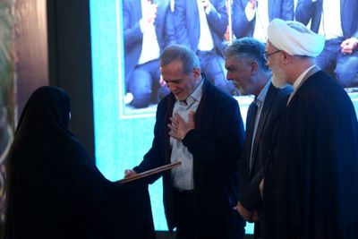 سی‌امین آیین تکریم خادمان قرآن با حضور رئیس جمهور و وزیر فرهنگ