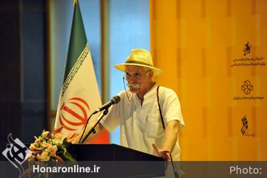 نشست صمیمانه هنرمندان و فعالان هنرهای تجسمی با وزیر فرهنگ و ارشاد اسلامی(2)