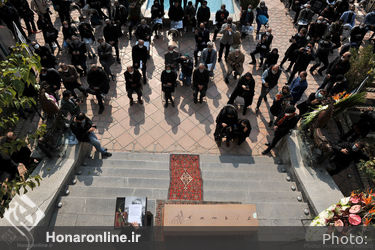 مراسم تشییع پیکر  کامبیز درمبخش  از مقابل خانه هنرمندان
