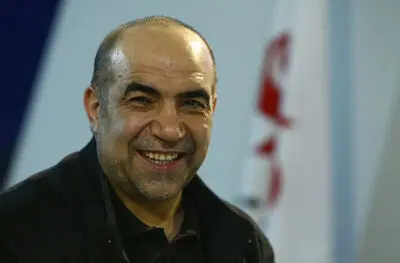 ناصر شفق: فارغ‌التحصیلان آموزشگاه‌های بازیگری حداقل با الفبای هنر آشنایی دارند / بسیاری از دروس دانشگاهی رشته هنر به کار نمی‌آیند