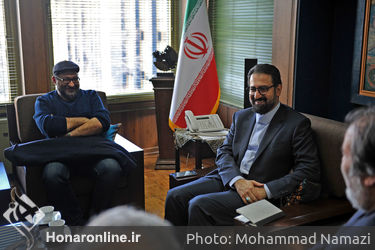 نشست شورای هماهنگی انجمن‌های تجسمی با معاون هنری وزارت ارشاد