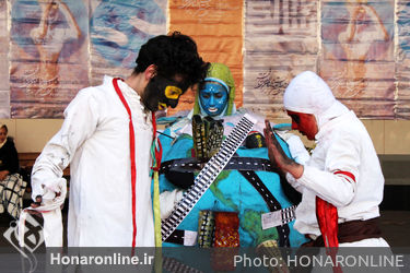 دومين روز از سی و هفتمین جشنواره بین‌المللی تئاترفجر