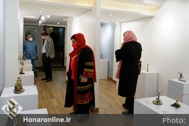 نمایشگاه مجسمه های سنگی "سید رحیم حسینی" با عنوان "نبض درون" در گالری بهارک 