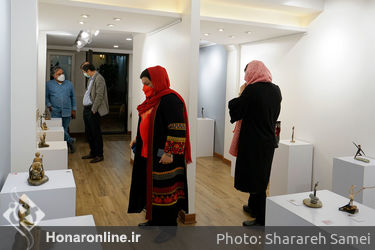 نمایشگاه مجسمه های سنگی "سید رحیم حسینی" با عنوان "نبض درون" در گالری بهارک 