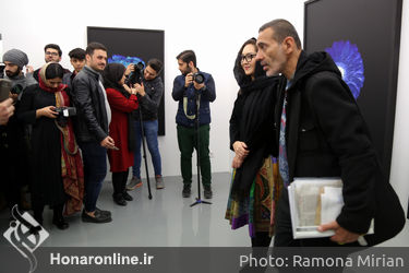 نمایشگاه عکس‌های نیکی کریمی در گالری اعتماد باغ نگارستان