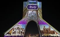 اجرای برج‌نگاره‌ای بر روی برج آزادی به مناسبت روز نکوداشت شیراز