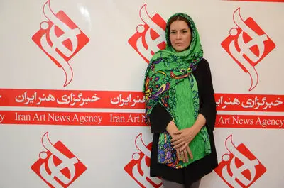 در بزرگداشت عباس کیارستمی؛
خوانش اشعار «برگ و باد» کیارستمی توسط نازنین فراهانی
