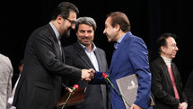 حسینی: کاروان هنر همچنان برای عزت انقلاب اسلامی می‌نوازد / تجلیل از اعضای ارکستر سمفونیک تهران در دوران دفاع مقدس
