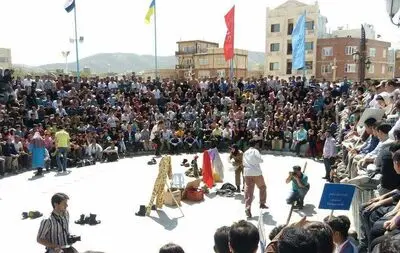 آغاز چهاردهمین جشنواره تئاتر خیابانی مریوان / از شادپیمایی گروه‌های نمایشی تا 14 اجرا‌ گروه‌های داخلی و بین‌المللی