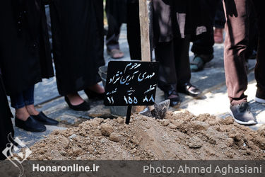 مراسم تشییع پیکر مهدی آرین‌نژاد دوبلور پیشکسوت 