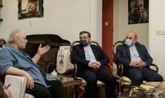 دیدار نوروزی وزیر فرهنگ با بازیگر پیشکسوت |‌ کاسبی: چفیه رهبری و انگشتر سردار حالم را دگرگون کرد