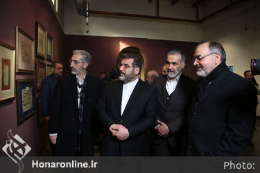 بازدید وزیر فرهنگ از نمایشگاه پانزدهمین جشنواره هنرهای تجسمی