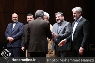 آیین اهدای جوایز پدیدآورندگان آثار شایسته تقدیر سی و نهمین جایزه کتاب سال 