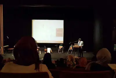 سیامک ناظمی: لزوم کسب دانش نرم‌‍‌افزارهای حوزه مد، عدم تخصص صاحبان صنایع است / همایش کارآفرینى و توسعه کسب و کار برگزار شد