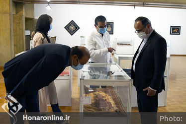 بازدید دکترسید مجتبی حسینی از نمایشگاه آثار سوزن‌دوزی معاصر ایران