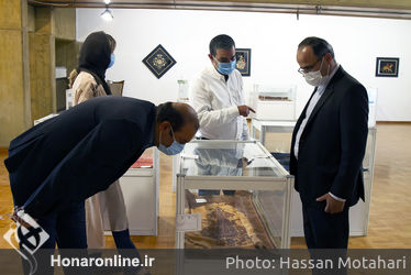 بازدید دکترسید مجتبی حسینی از نمایشگاه آثار سوزن‌دوزی معاصر ایران