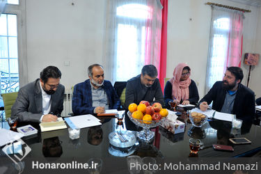 بازدید معاون امور هنری وزارت فرهنگ و ارشاد اسلامی از دبیرخانه سی و ششمین جشنواره بین‌المللی تئاتر فجر