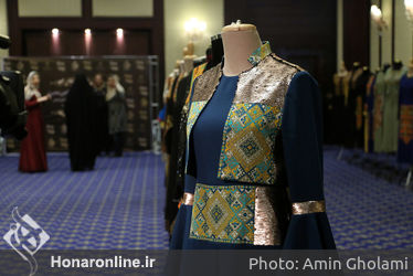 آیین رونمایی از مجموعه لباس های ایرانی با تلفیق سنت و مدرنیته در هتل اسپیناس پالاس
