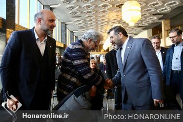 حضور اهالی فرهنگ و هنرمندان پای صندوق رای تالار وحدت