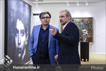 بازدید هنرمندان از آثار دهمین حراج تهران