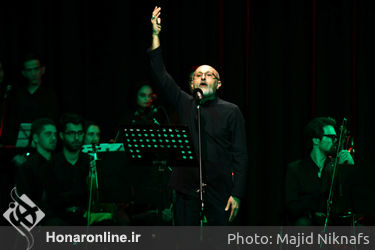 کنسرت روایت وداع با آهنگسازی و خوانندگی حسام آرین و روایتگری و دکلمه امیرمحمد صمصامی در دهه سوم محرم در تالار سوره حوزه هنری
