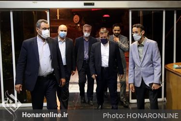 ضور وزیر فرهنگ در نمایش خانم خزوک، کاری از هنرمندان موسسه خیریه توانمندسازی بچه های باران- تالار حافظ