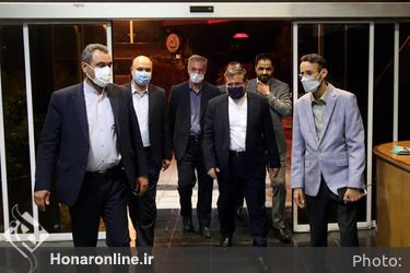ضور وزیر فرهنگ در نمایش خانم خزوک، کاری از هنرمندان موسسه خیریه توانمندسازی بچه های باران- تالار حافظ