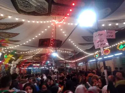 از شش هزار پرس غذا تا نمایش خیابانی و مولودی در موکب روضة الزینب (س) 